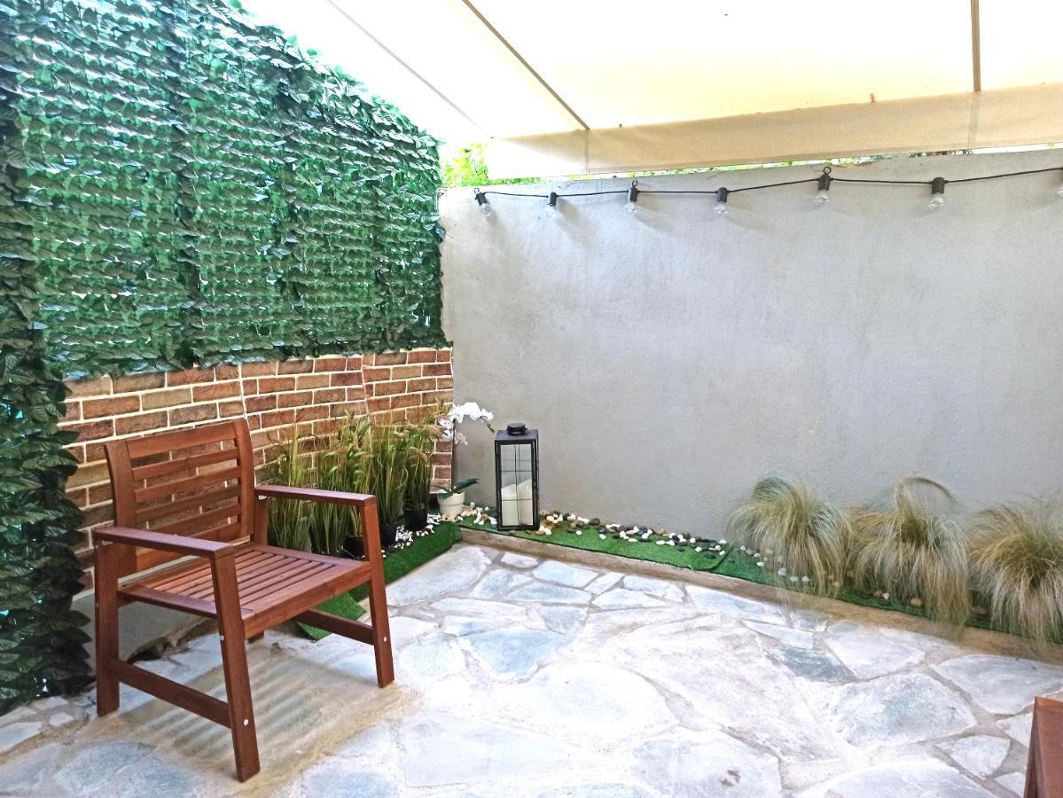 Mikalis Studio Athen Exterior foto